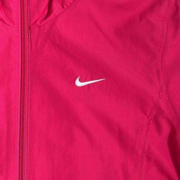 Nike windbreaker jacket bright raspberry red in color size Medium like new - Picture 1 of 7